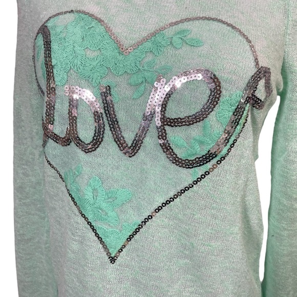 Green Round Neck Long Sleeve Top
New - Picture 6 of 7